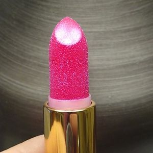 Gucci lipstick lunaison vantine fuchsia